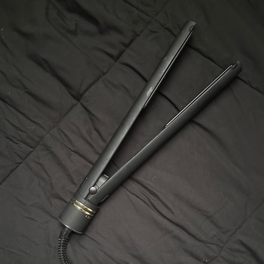 Hot Tools Hair Straightener
